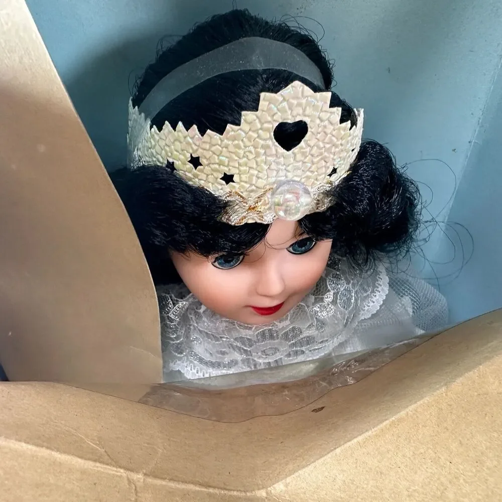 Snow White Land Of Doom Soft‎ Stuffed Body Doll Damaged Box 1990